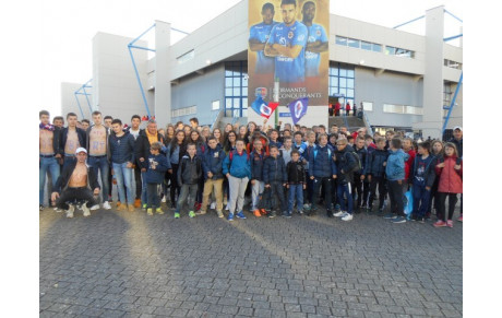 Les jeunes de l'Ecole de foot au dernier match du SM Caen