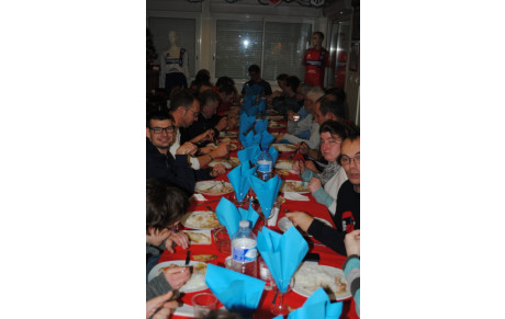 Le repas de Noël du Foot Partagé au club !